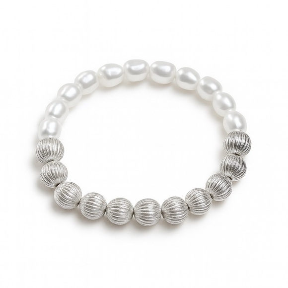 Source Unknown Jewelry - ⚜️❤️‍🔥 Silver and Faux Pearl Beaded Stretch Bracelet 💫